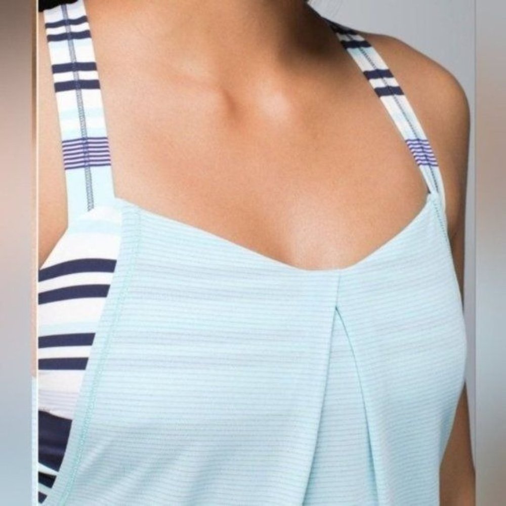 Lululemon Racerback activewear Top, size 4 - Picture 4 of 12